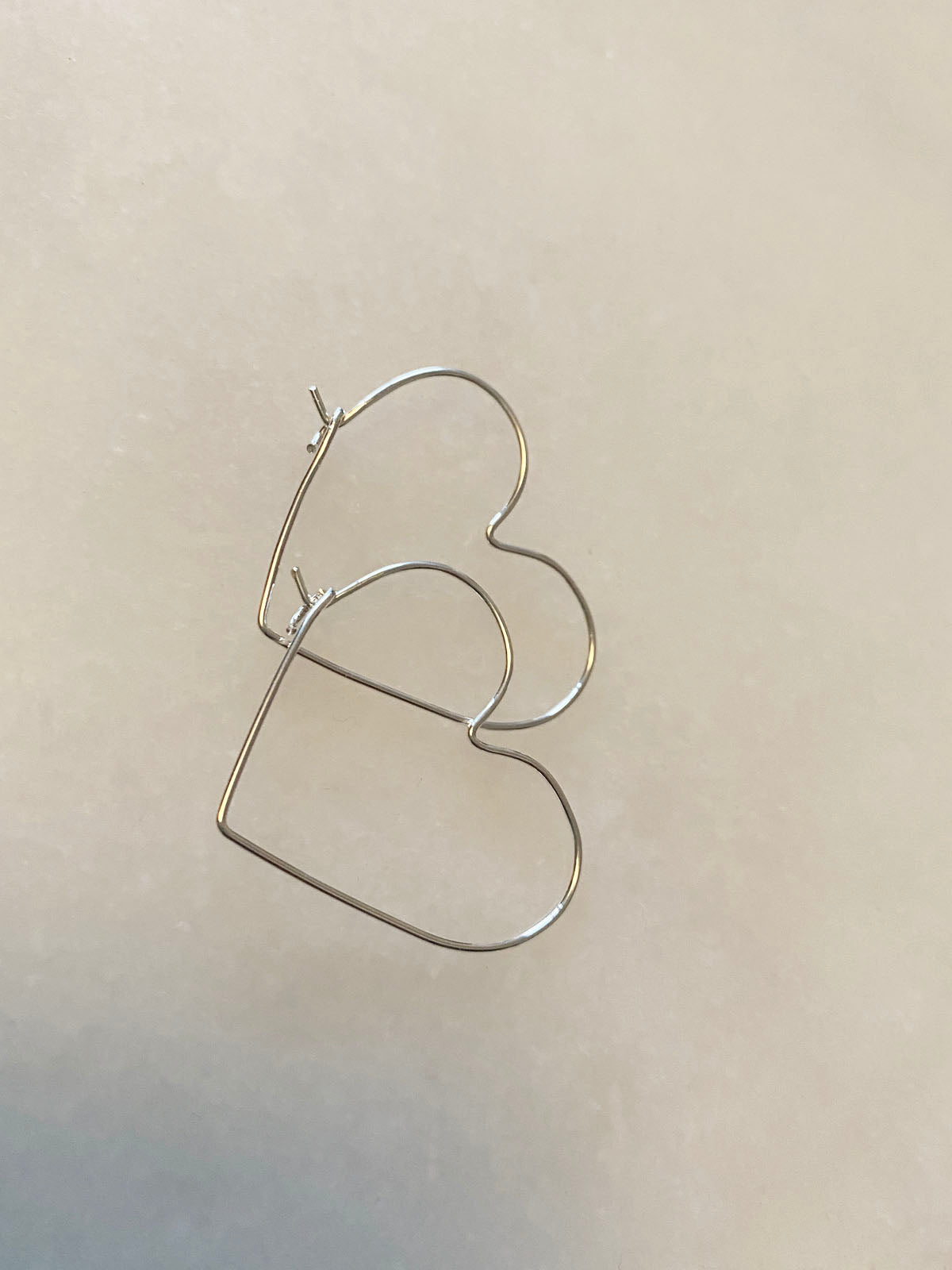 Läckra minimalistiska örhängen hjärta i Sterling silver