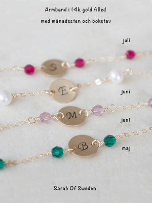 Armband 14k gold filled med bokstavsbricka och månadssten, present till en liten flicka