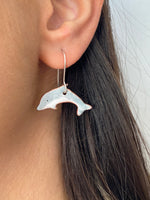 Delfin örhängen i emalj, smycken havsmotiv, emaljsmycken