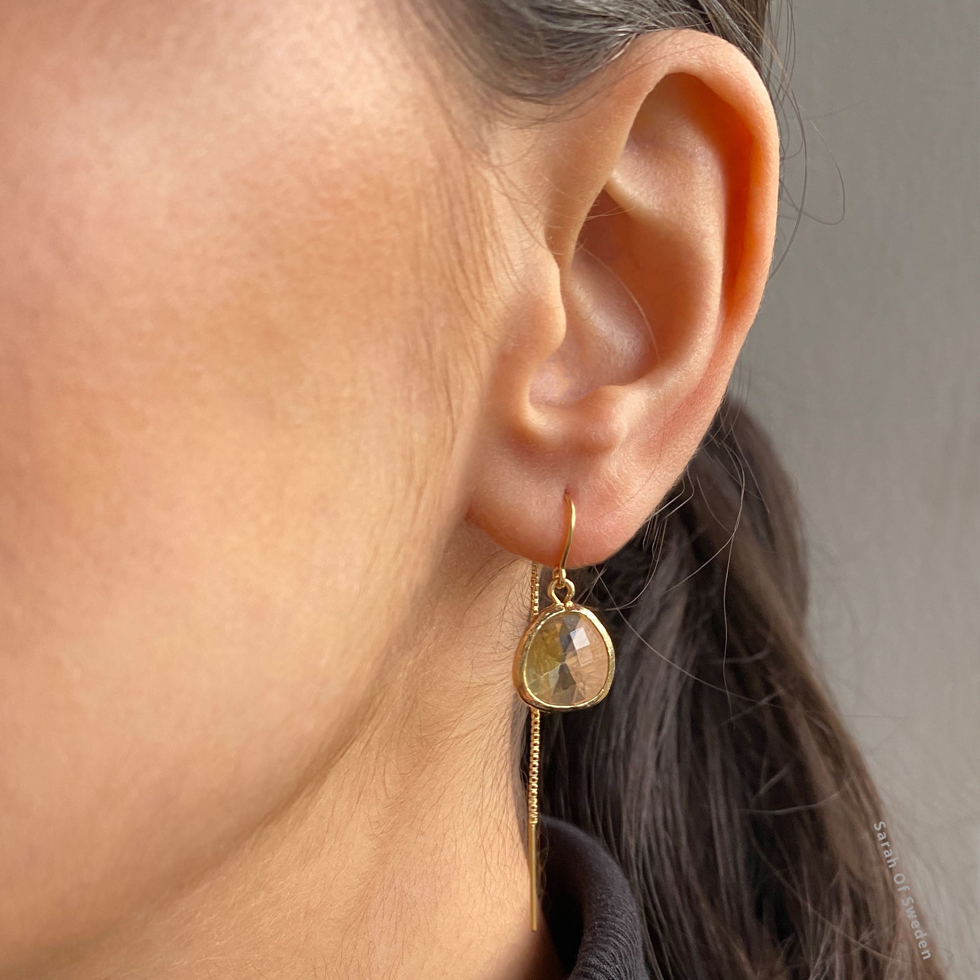 Dra igenom örat transparent ljusgul örhängen kedja i 14k gold filled