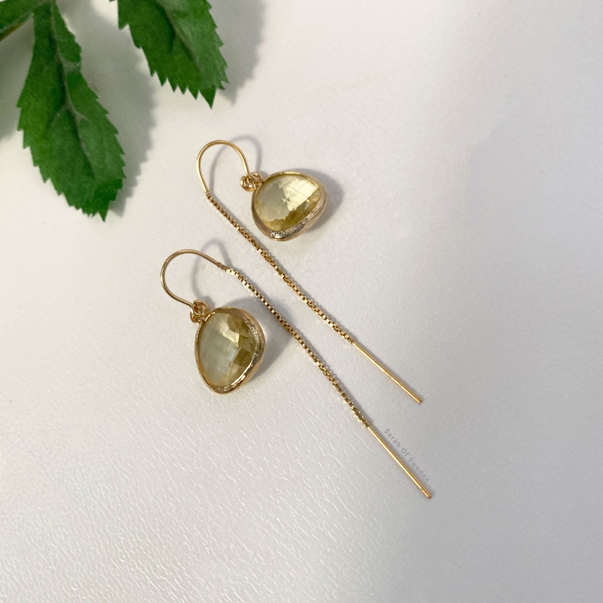 Dra igenom örat transparent ljusgul örhängen kedja i 14k gold filled