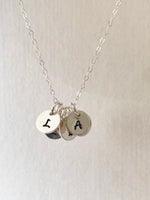 Halsband med bokstav Sterling silver, doppresent, födelsedagspresent