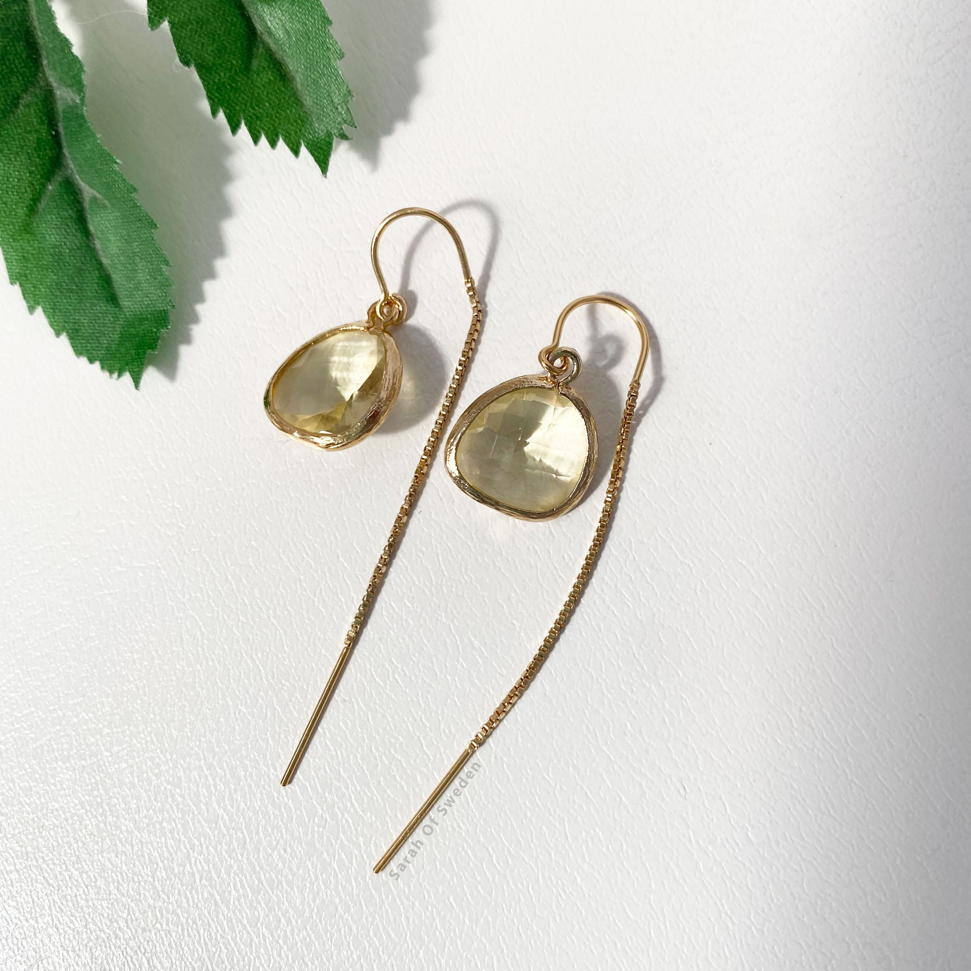 Dra igenom örat transparent ljusgul örhängen kedja i 14k gold filled