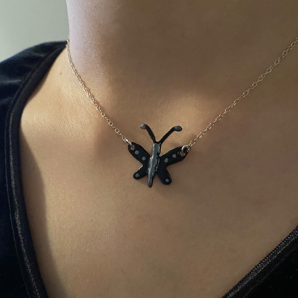 Halsband liten fjäril emalj smycken födelsedagspresent för flickor