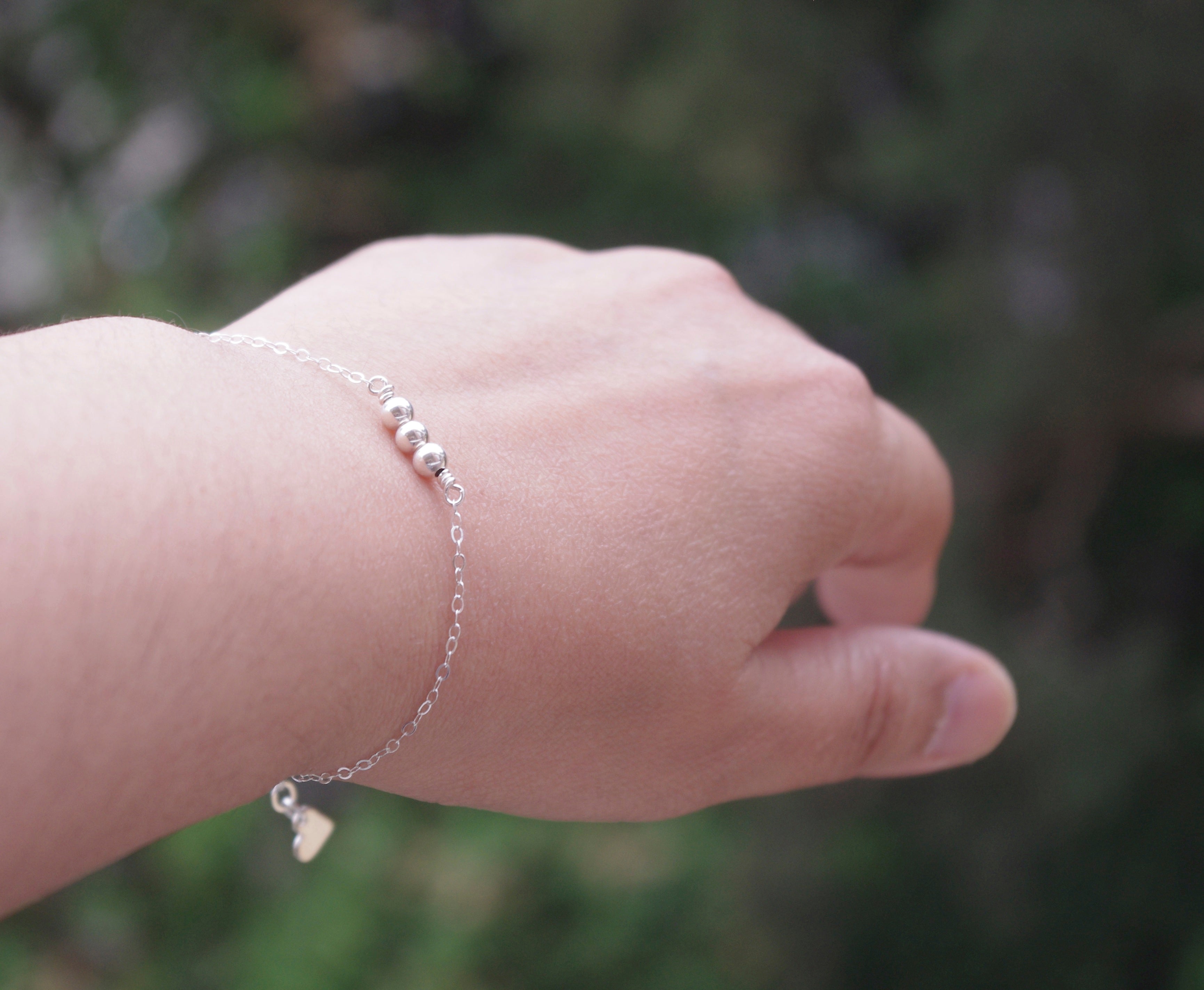 Tunt armband kedja med små kulor i sterling silver 925 minimalistiskt armband