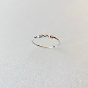 Söt modern ring tunn ring wire wrapped med pärlor i Sterling silver