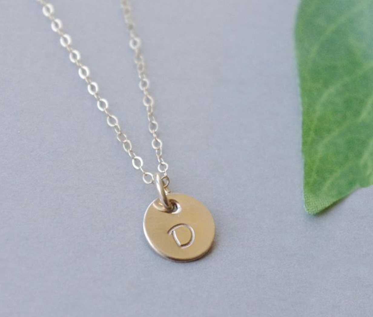 Halsband gold filled med tre brickor för Niels