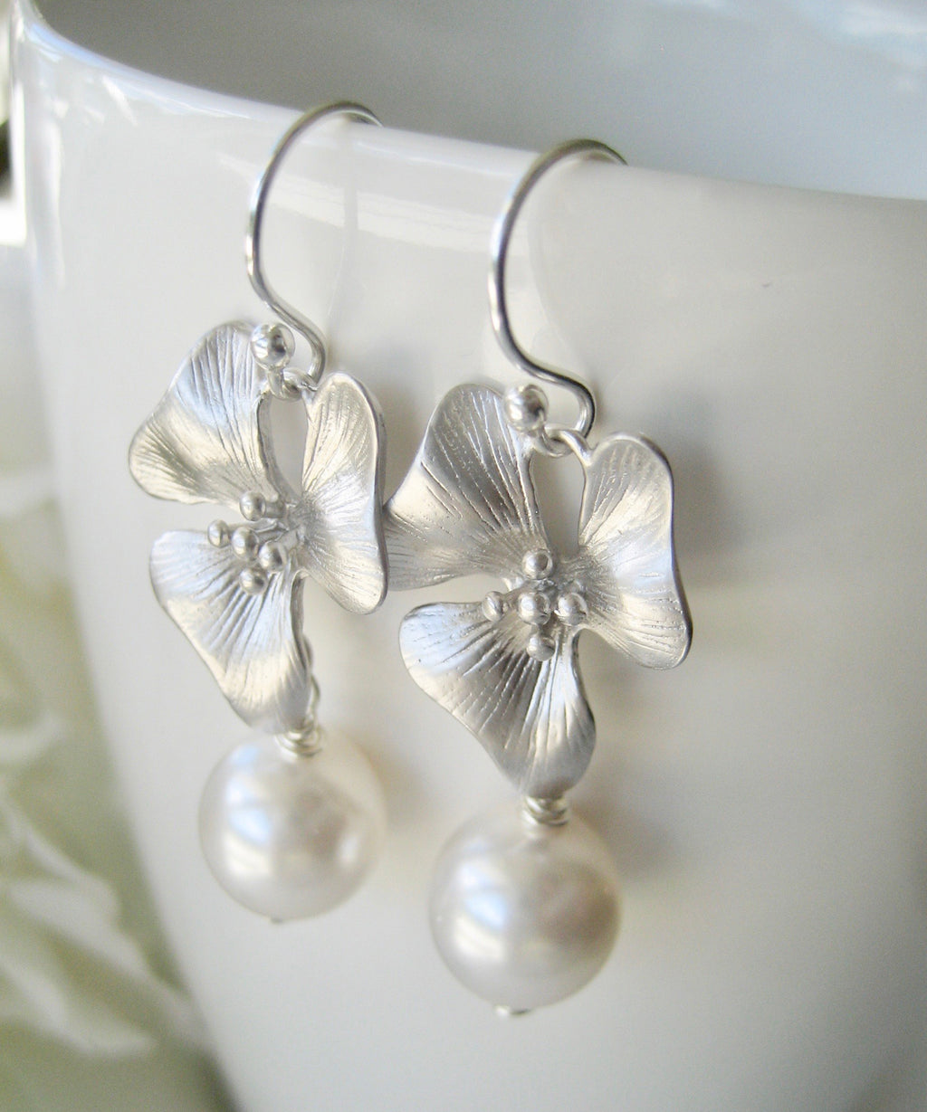 Söta örhängen blomma med Swarovskipärla Sterling silver öronkrok