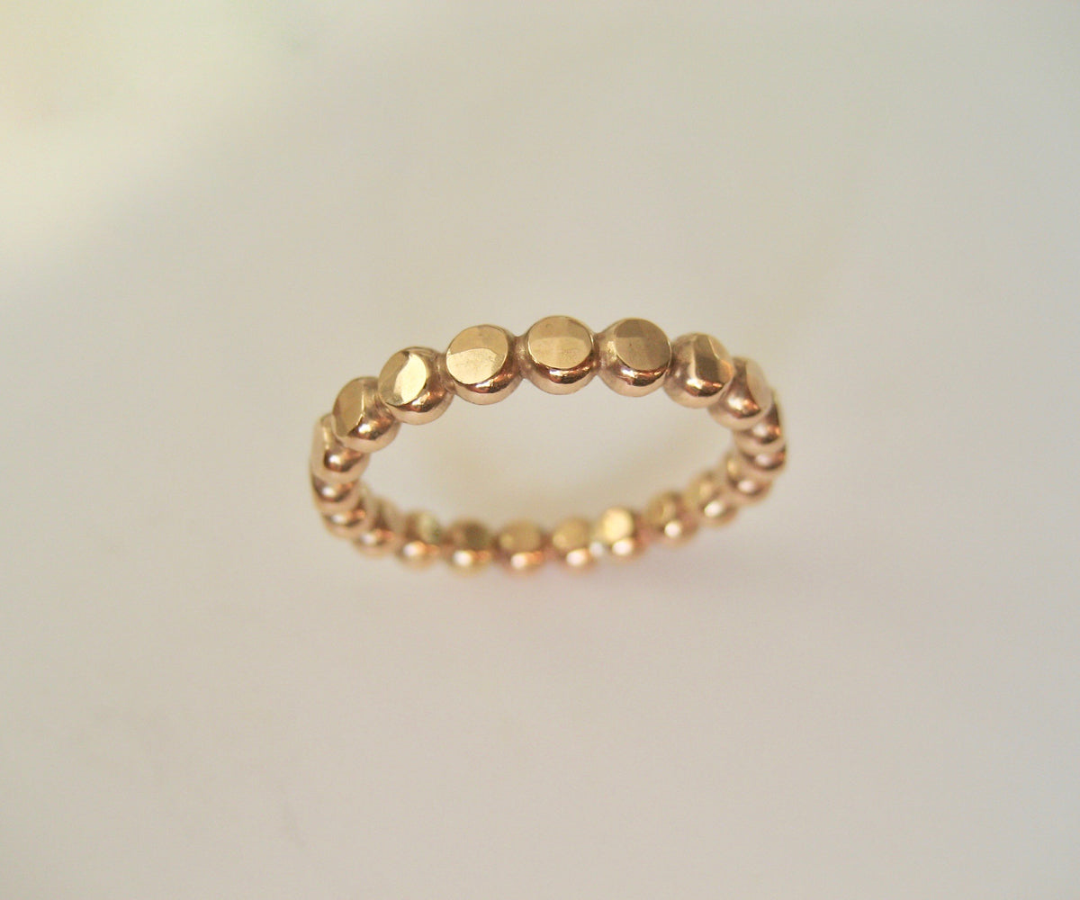 Kulring fasetterad hamrad ring guldfylld eller Sterling Silver