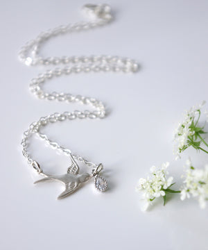 Sterling silver halsband fågel med cubic zircon kristall