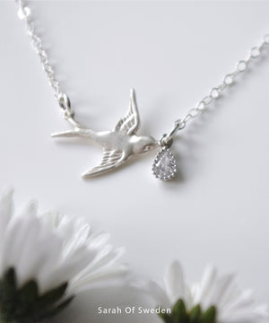 Sterling silver halsband fågel med cubic zircon kristall