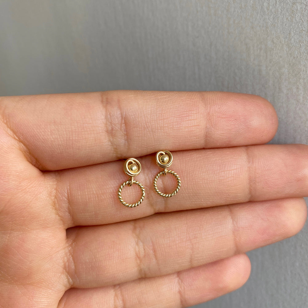 Stiftörhängen, små söta handgjorda örhängen i 14k gold filled