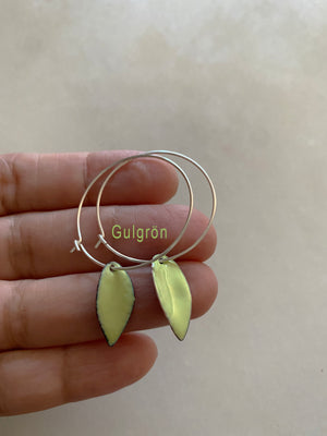 Gröna blad örhängen emalj, hoop örhängen äkta silver