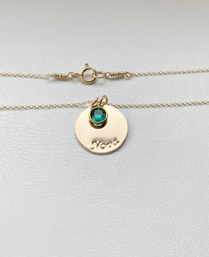 Halsband med namn och månadssten, födelsedagspresent, doppresent, namngivningspresent