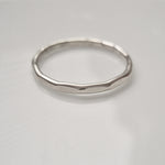 Sterling silver hamrad ring, unisex ring, förlovningsring till henne och honom