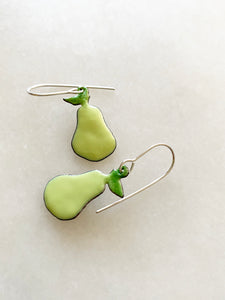 Gulgröna örhängen päron emalj, botaniska motiv örhängen