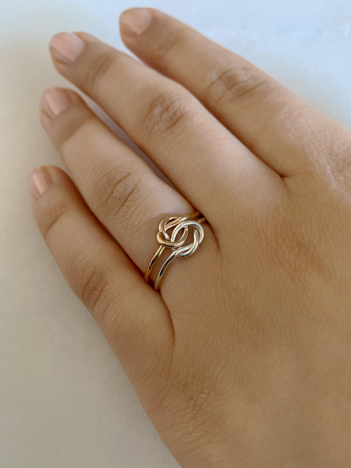 Vacker kärleksring love knot ring dubbla ringar