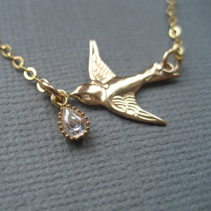 Flygande Svala guldfylld halsband, 14k gold filled halsband Svala med cubic zircon